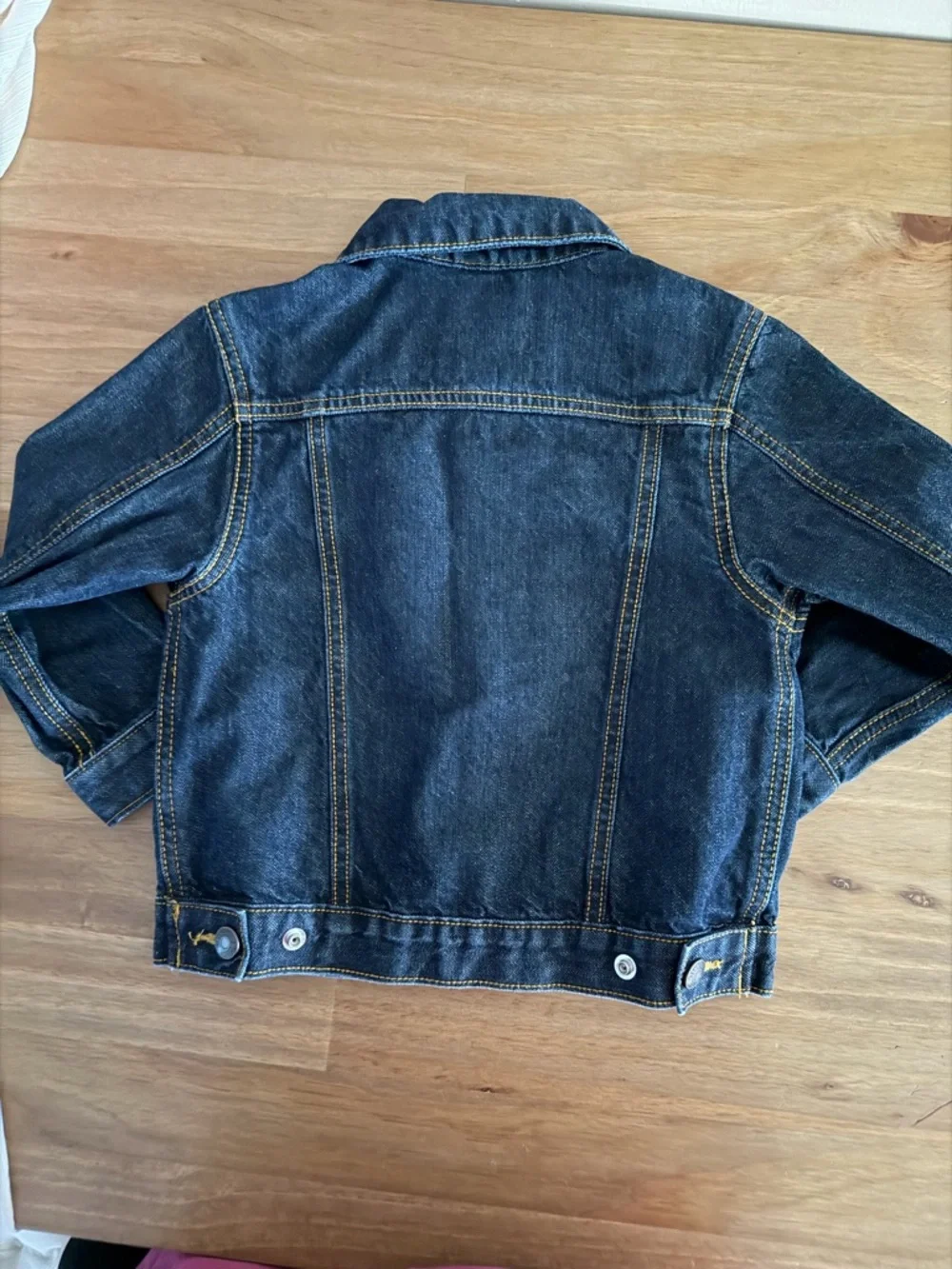 OshKosh B'gosh Children's Dark Blue Denim Jacket with Contrast Stitching Size 4 - Picture 3 of 6